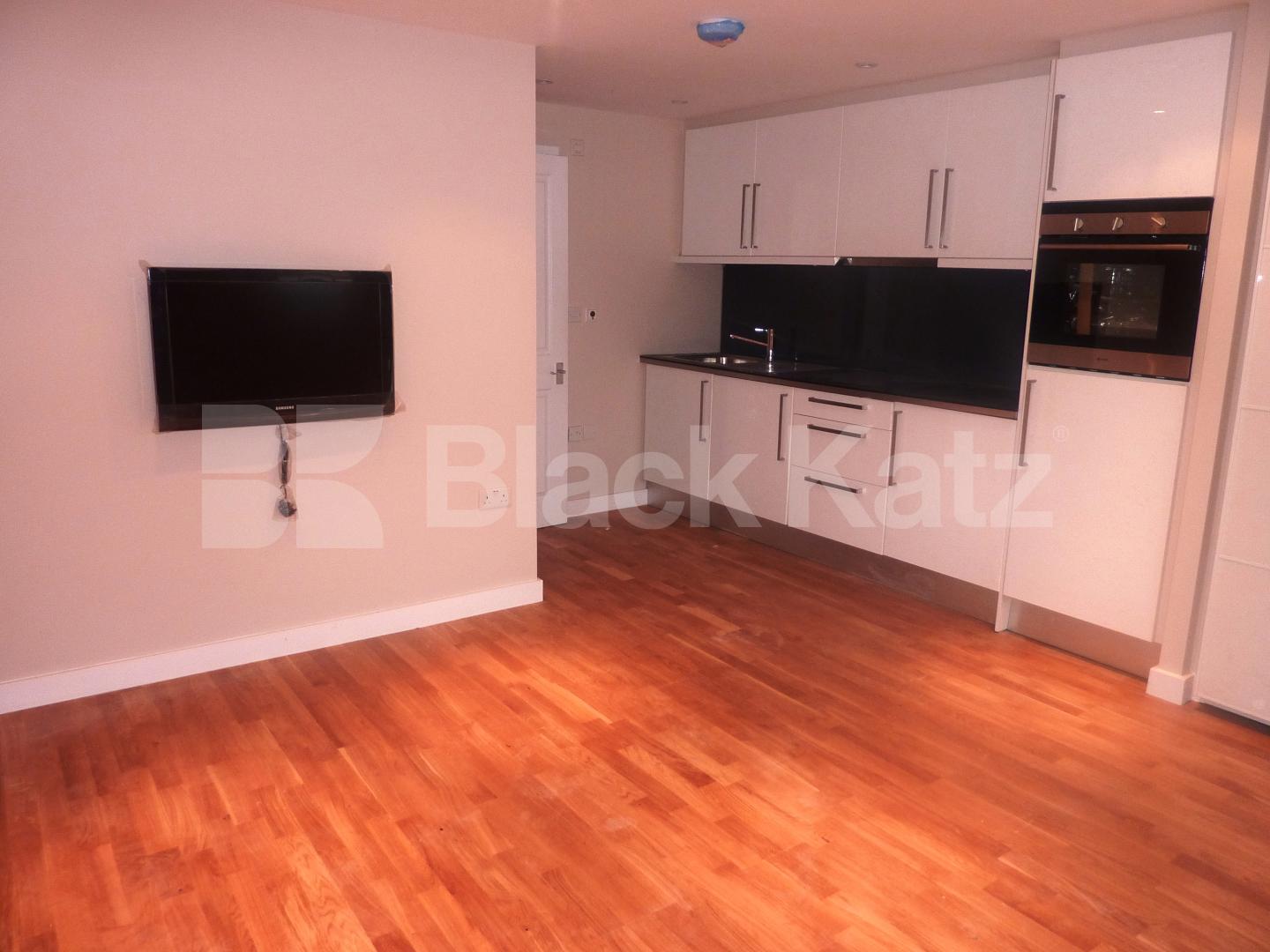 			INCLUSIVE OF COUNCIL TAX & WATER RATES!, Studio Apartment, 1 bath, 1 reception Flat			 Lisson Grove, MARYLEBONE